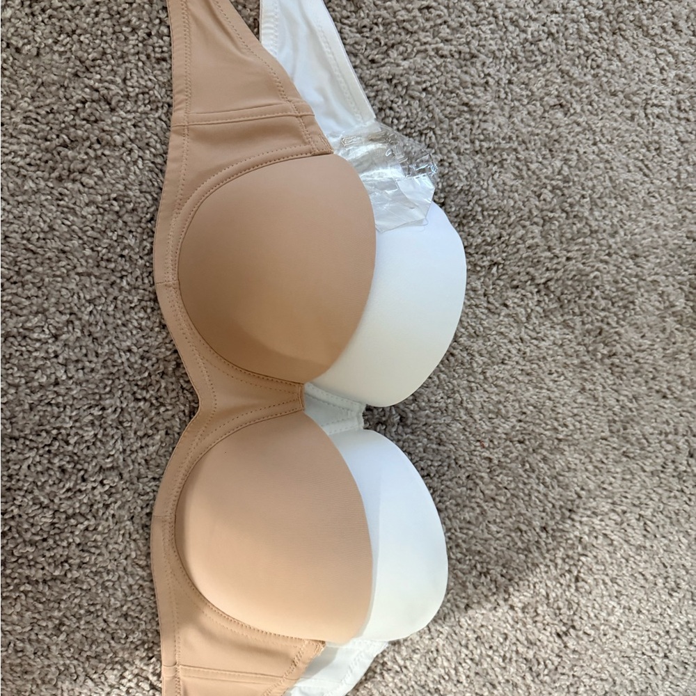 Seamless Nude and White Bra Set